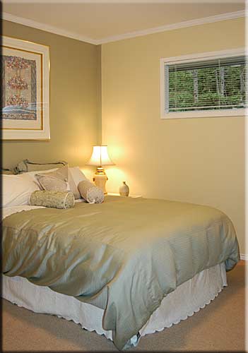 Garden Bay Retreat, Pender Harbour accommodation, BC, Canada