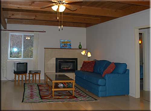 Singing Waters Cottage, Sunshine Coast accommodation, British Columbia, Canada